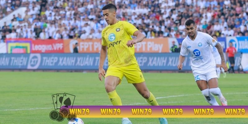 Lợi thế từ tiền đạo cao trên 1m95