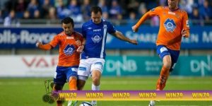 Tiền đạo cao trên 1m95