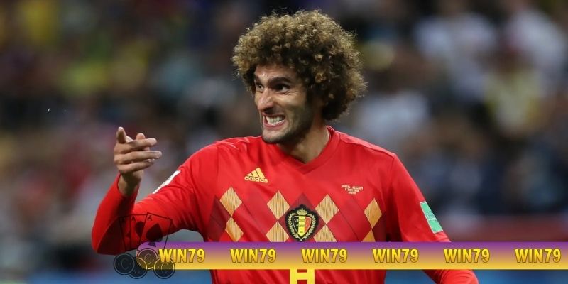 Tiền vệ kiến tạo trên 1m9